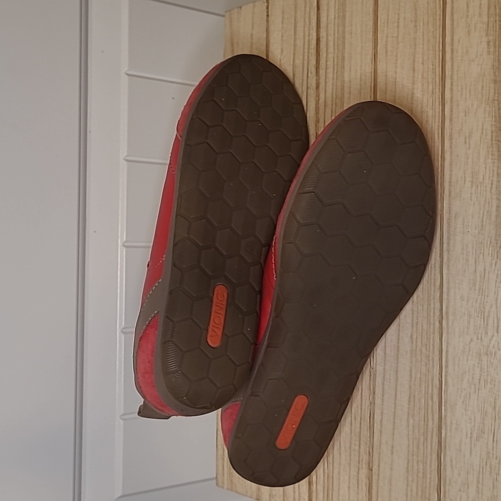Vionic Red Sneakers with Brown Accents - Picture 4 of 8